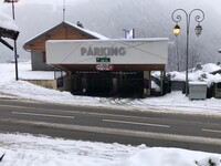 © Parking de l'église - Mairie