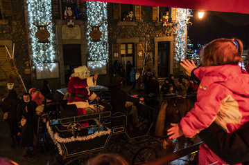 © Le Père Noël arrive à Châtel - ©L.Meyer_Châtel