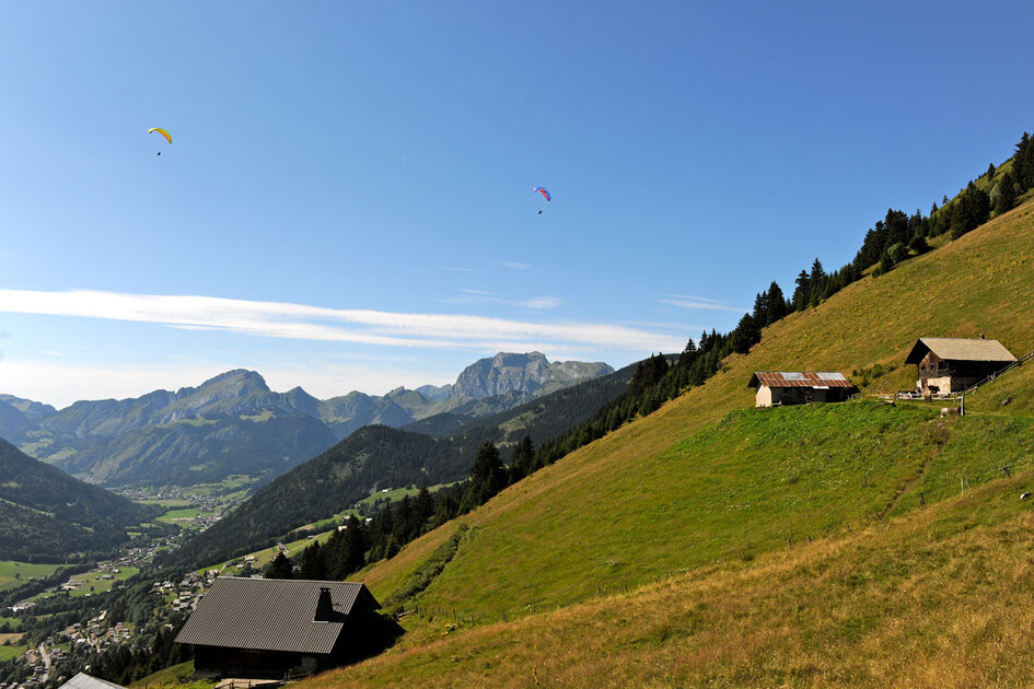 © Décollage de l'Ortaz à Châtel - JF-Vuarand, Châtel Tourisme