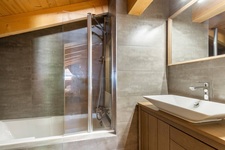 © Salle de bains  5 pièces - Mont Royal B401 - Bo Immobilier