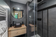 © Salle de bains 5 pièces - Quintessence B303 - Bo Immobilier