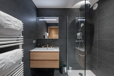© Salle de bains 4 pièces - Petite Grange - Bo Immobilier