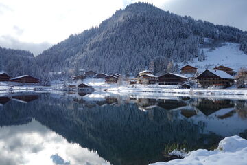 © Lac de Vonnes à Châtel - JF VUARAND