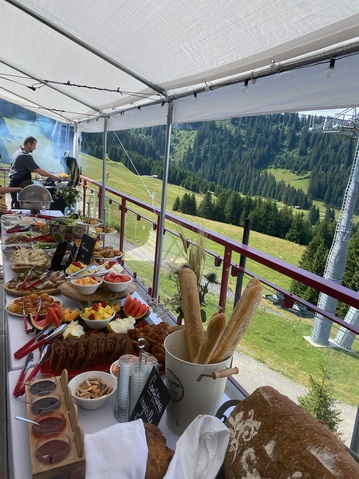 © Buffet Restaurant d'altitude l'Escale - L'Escale