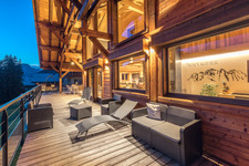 © Terrasse été vue vers l'intérieur - Chalets Bovard