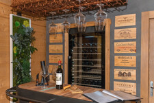 © Cave à vin - Chalets Bovard