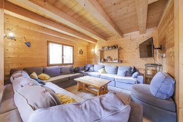 © Living-room_La Roseraie_Châtel - Sylvain Cochard