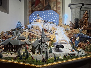 © Crèche de Noël - Chemin de Croix_Châtel - N. Garthener