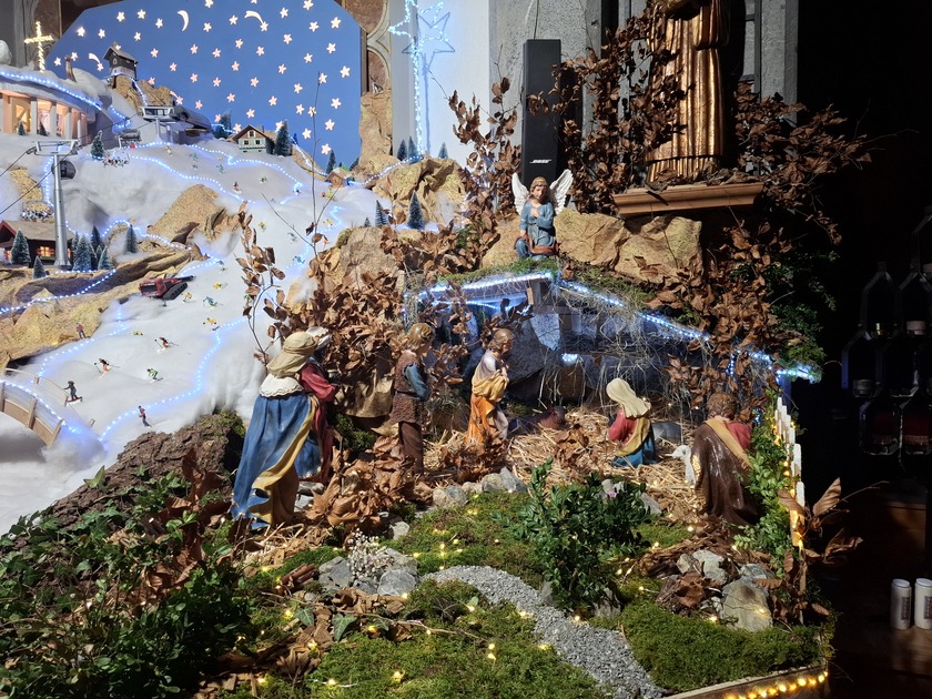 © Crèche de Noël - Chemin de Croix_Châtel - N. Garthener