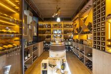 © Cave à Vin_Hôtel Macchi_Châtel - Hôtel Macchi_Châtel