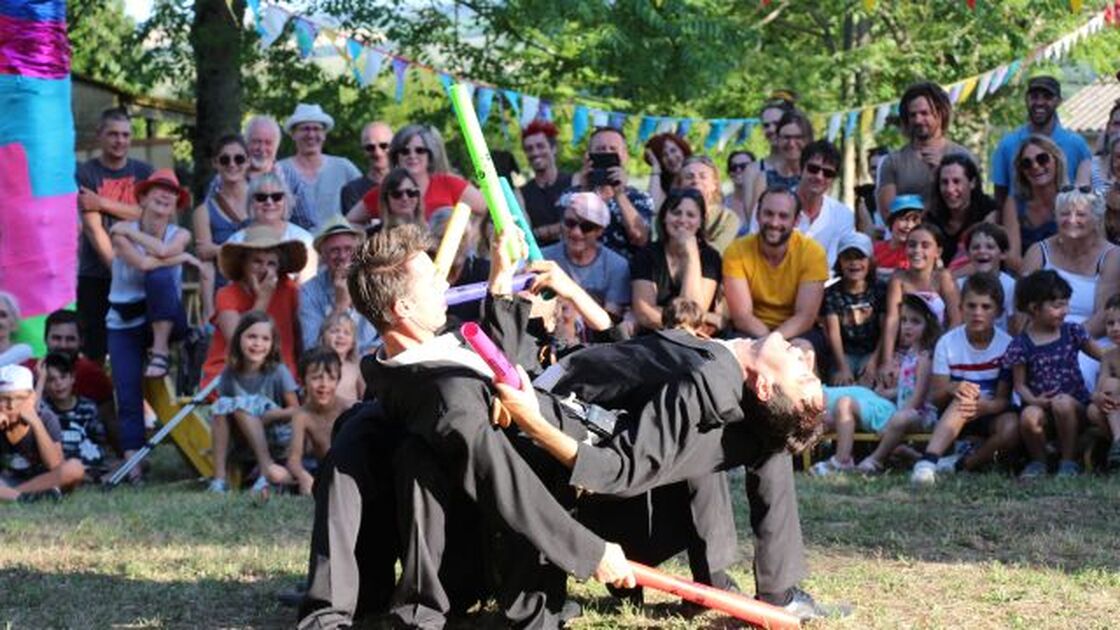 © Spectacle familial "Gros débit" - Cie Facile d'Excès