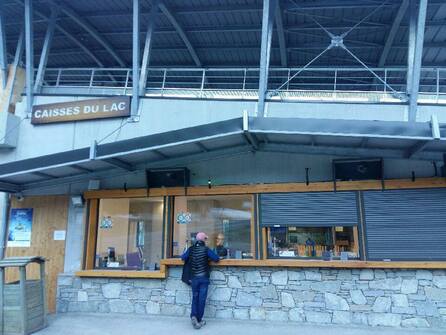 Caisses du Lac