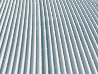 Stries de piste parfaitement damée à Châtel