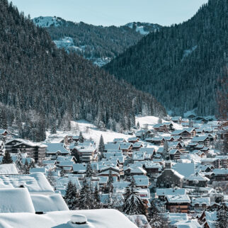 Village de Châtel en hiver