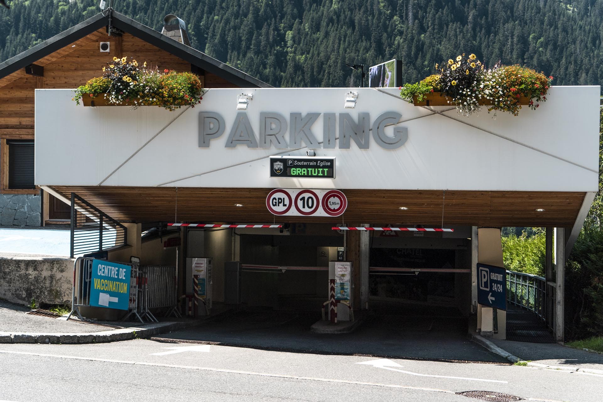 Parking, car parks