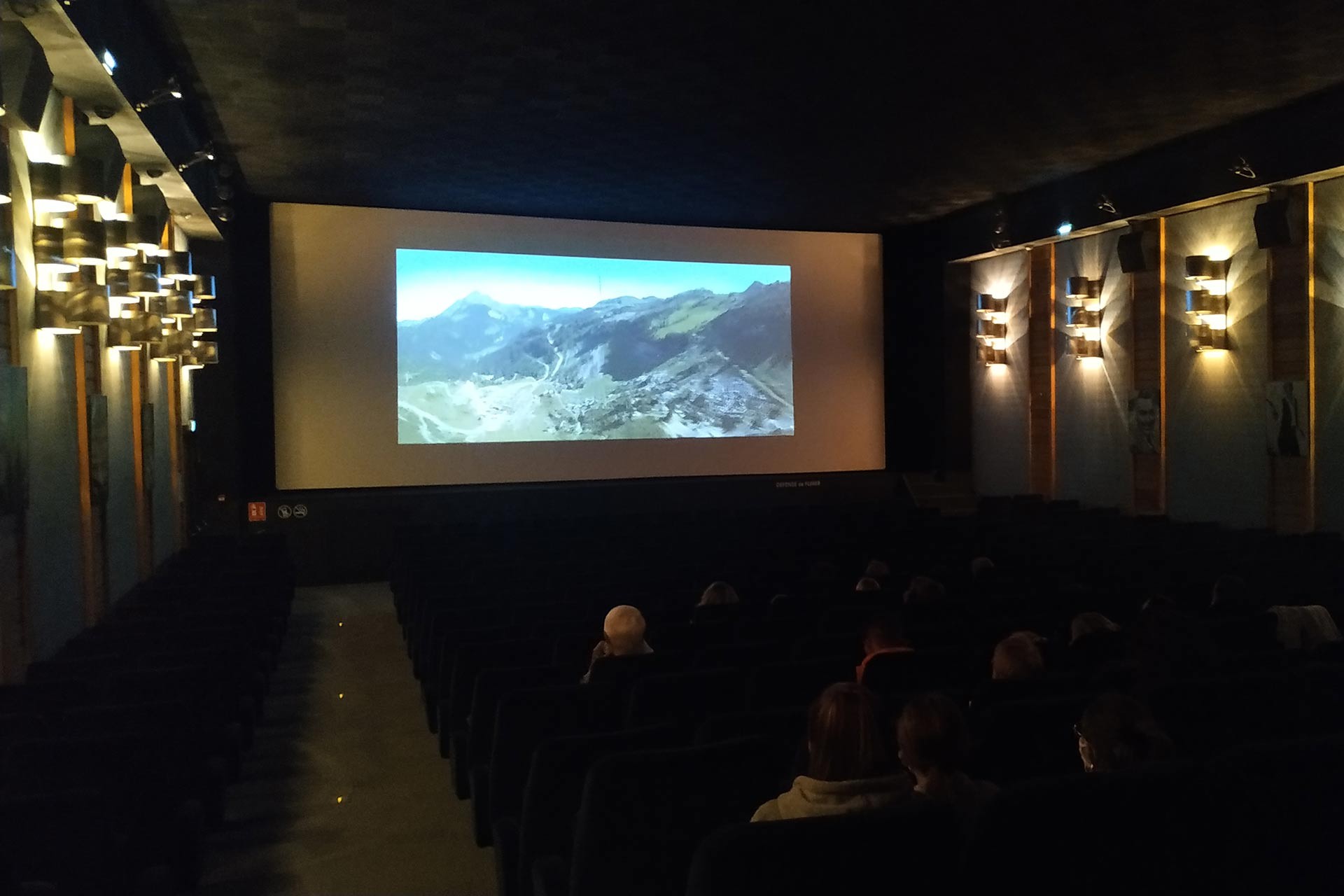 Morclan 2000 cinema