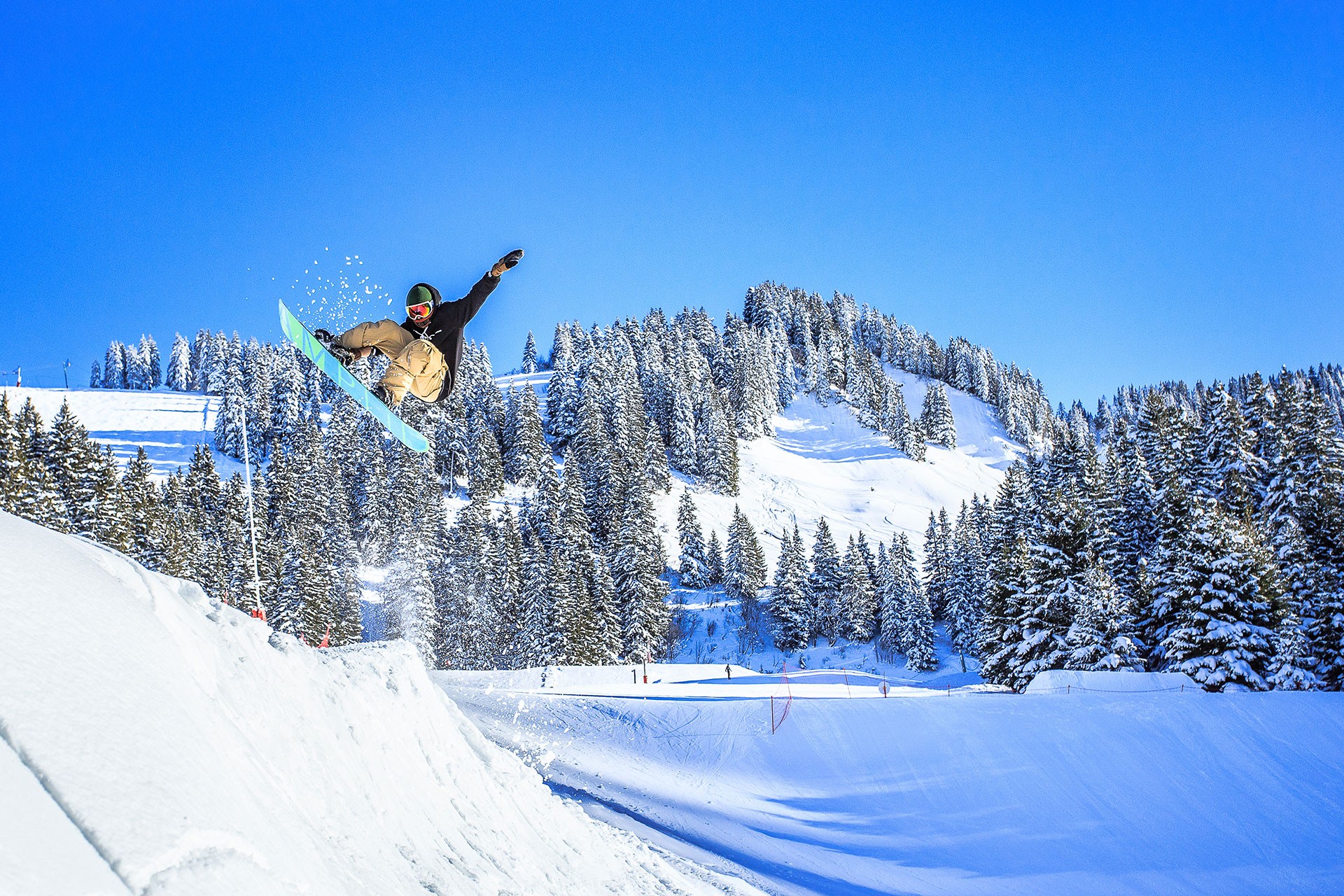 Snowpark and boarder cross
