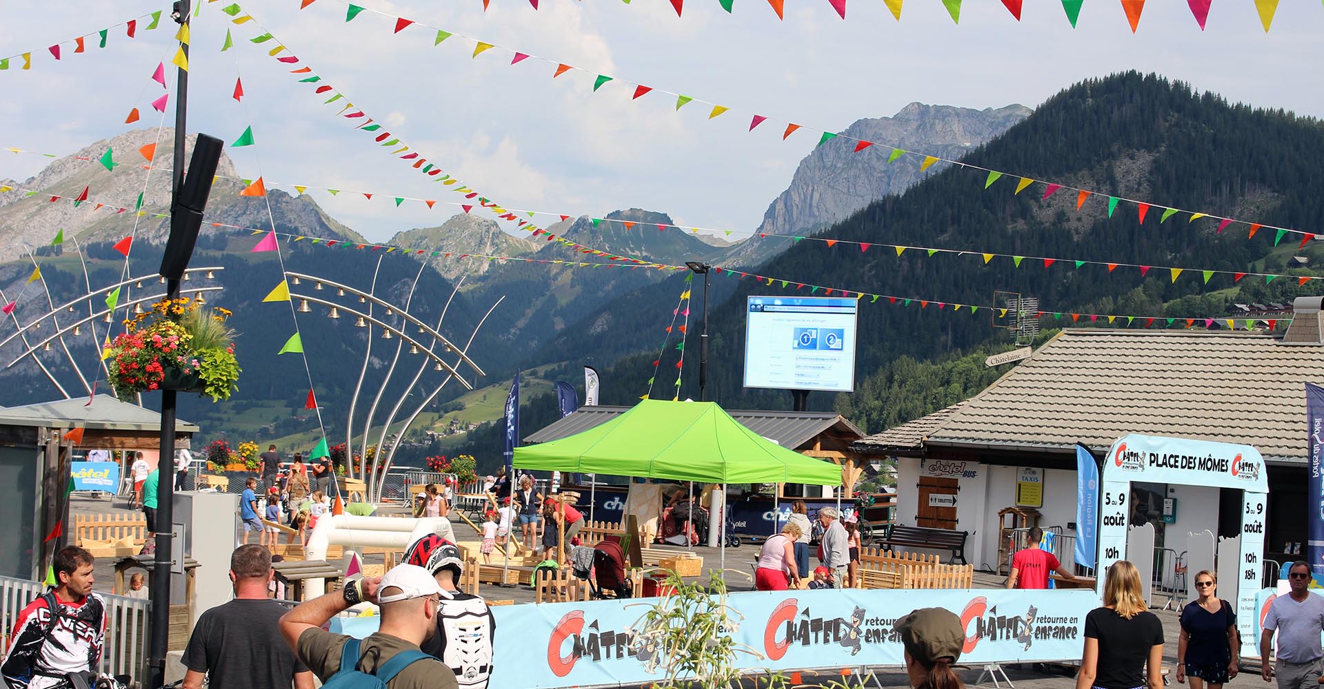 Châtel retourne en enfance