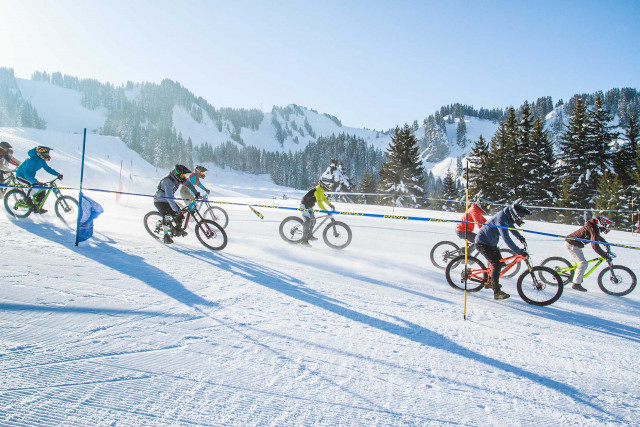 Compétition de snowbike