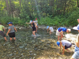 Jeux dans la rivière - Club des Petits Montagnards