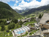 Piscine vue d'en haut été - Hôtel Fleur de Neige