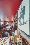 Vue d'ensemble sur la salle du restaurant