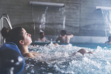 Détente dans le bassin du spa océane