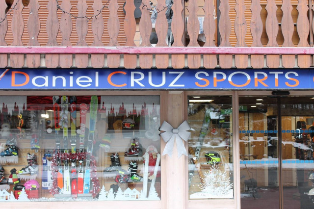 Daniel Cruz Sports