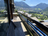 Vue sur le village de Châtel depuis le balcon en été
