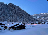 Vue en hiver depuis le 3 pièces Tyroliens A avec vue sur le village de Châtel