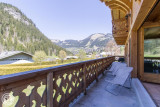 Balcon avec vue sur le village