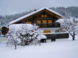 Le chalet sous la neige