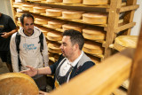 Visite de la cave d'affinage