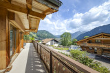 Vue_balcon_été_La_Roseraie_Châtel