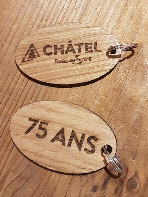 Porte-clés en bois Châtel