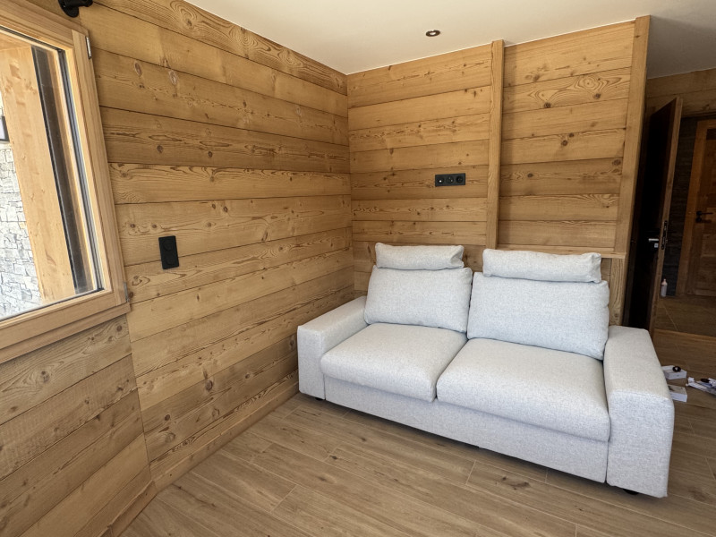 Studio - Ketekunan_Châtel