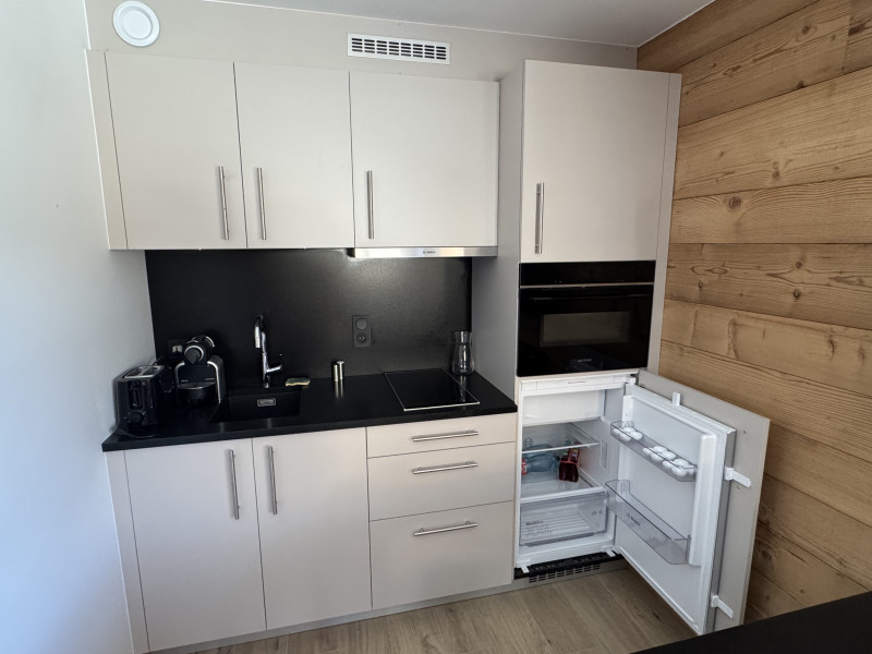 Studio - Ketekunan_Châtel