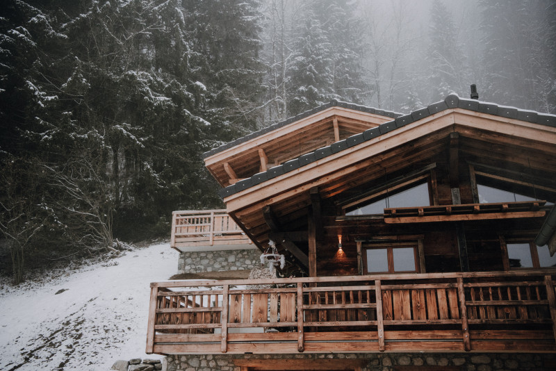 Chalet-en-hiver_Explora | Savoya Lodges_Châtel