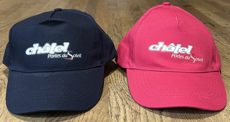 casquettes-bleue-et-rose-293432